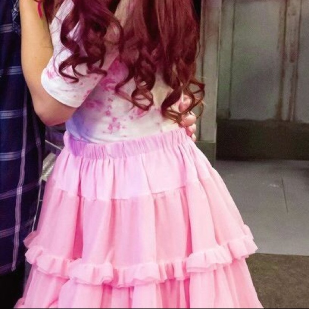 iso!!! american apparel pink petticoat skirt!!!